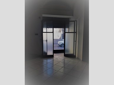 Magazzino in Vendita a Orsogna, zona Centro, 50'000€, 50 m²