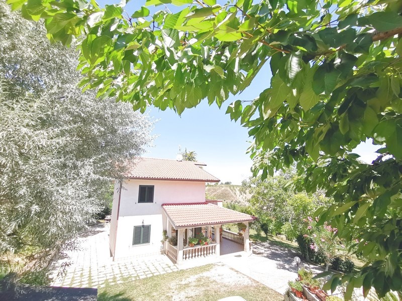 Villetta a schiera in Vendita a Penne, 225'000&euro;, 150 m²