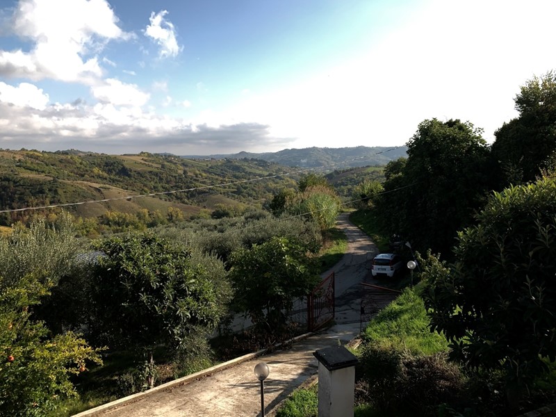 Casa Indipendente in Vendita a Roccamontepiano, 130'000€, 350 m², con Box