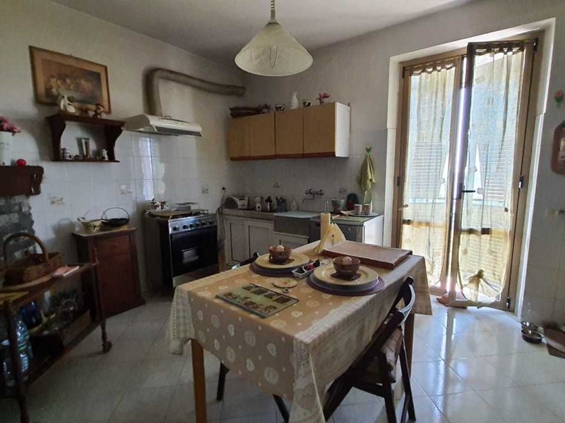 Casa Semi Indipendente in Vendita a Sarzana, 120'000&euro;, 100 m²