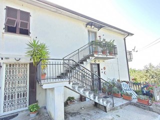 Casa Semi Indipendente in Vendita a Sarzana, 120'000&euro;, 100 m²