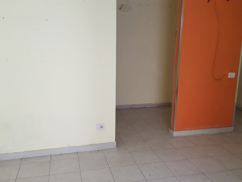 Capannone in Affitto a Sarzana, 500€, 35 m²