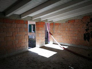 Casa Semi Indipendente in Vendita a Sarzana, 180'000&euro;, 80 m²