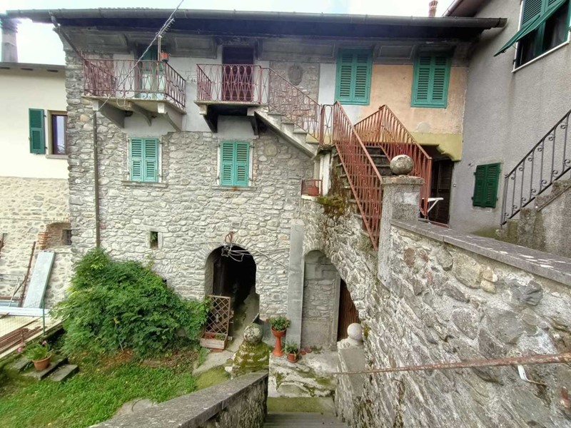 Casa Semi Indipendente in Vendita a Mulazzo, 49'000€, 120 m², arredato