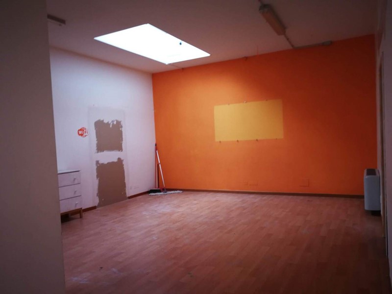 Ufficio in Vendita a Sarzana, 90'000€, 75 m²