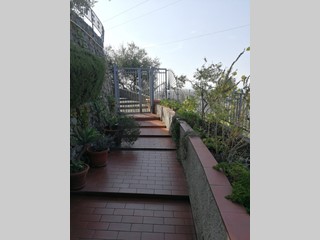 Casa Semi Indipendente in Vendita a Luni, zona Nicola, 380'000€, 180 m², arredato