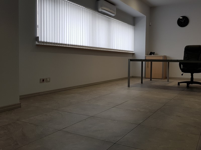 Ufficio in Affitto a Arcola, 2'300&euro;, 110 m², arredato