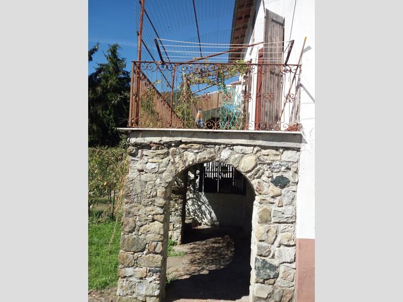 Casa Semi Indipendente in Vendita a Beverino, 89'000€, 85 m², con Box