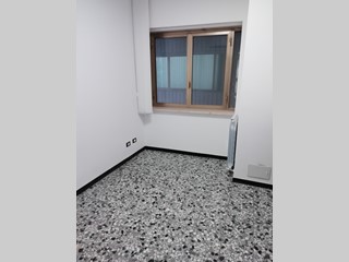 Ufficio in Affitto a La Spezia, zona CENTRO, 250&euro;, 16 m²