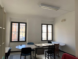 Ufficio in Affitto a Aulla, zona Aulla centro, 400€, 60 m²