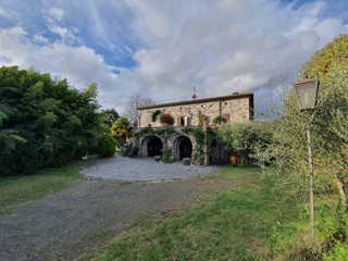 Casa Indipendente in Vendita a Villafranca in Lunigiana, 1'250'000€, 1139 m², arredato