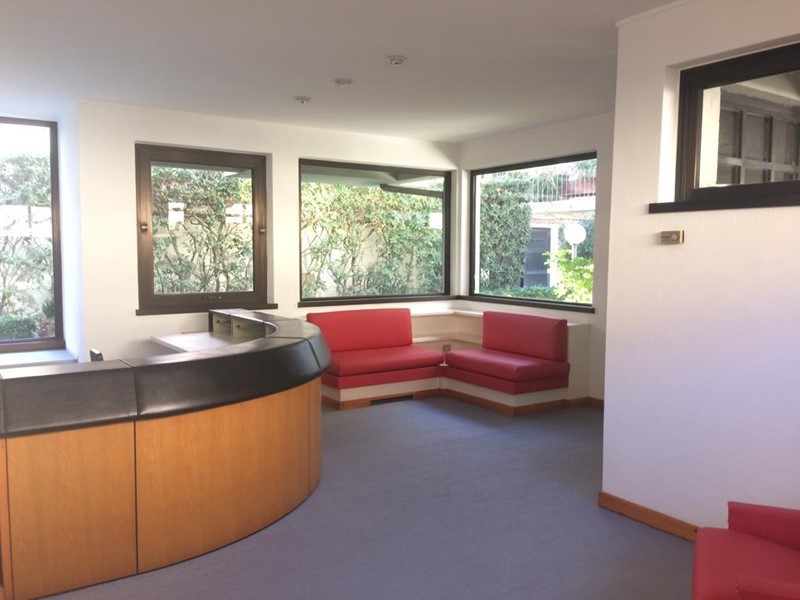 Ufficio in Affitto a Viareggio, zona Viareggio Mare, 2'000€, 100 m²