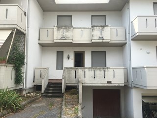 Casa Semi Indipendente in Vendita a Massa, zona Massa Levante, 290'000€, 130 m², con Box