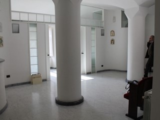 Ufficio in Vendita a Carrara, 1'500€, 205 m²