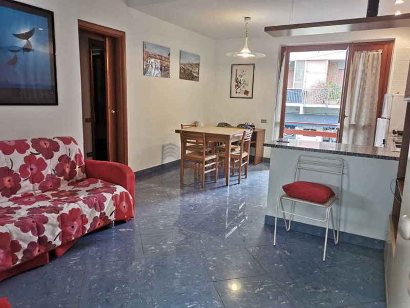 Quadrilocale in Vendita a Massa, zona Marina Levante, 280'000&euro;, 70 m², arredato