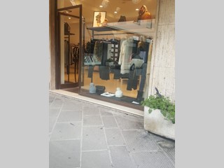 Attività commerciale in Affitto a Massa, 1'500€, 80 m²