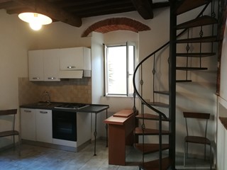 Casa Semi Indipendente in Vendita a Carrara, 75'000€, 42 m²