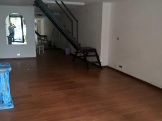 Immobile commerciale in Affitto a Carrara, zona MARINA DI CARRARA, 800€, 60 m²