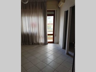 Ufficio in Vendita a Luni, 145'000€, 135 m²