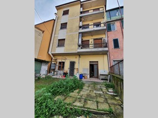 Capannone in Vendita a Montignoso, zona Paese, 50'000€, 60 m²