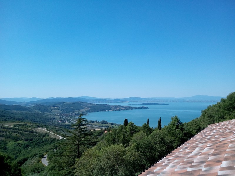 Villa in Vendita a Passignano sul Trasimeno, 560 m², con Box