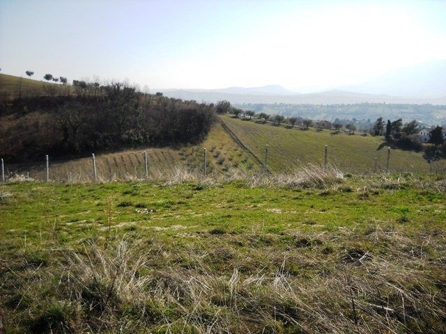 Terreno edificabile in Vendita a Castorano, 120'000€, 1750 m²