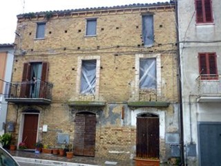 Casa Indipendente in Vendita a Controguerra, 50'000€, 83 m²