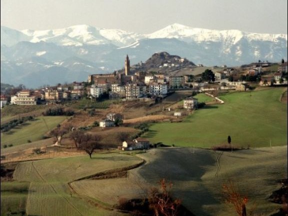 Terreno agricolo in Vendita a Castignano, 85'000€, 58000 m²