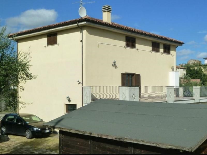 Casa Indipendente in Vendita a Cossignano, 295'000€, 400 m², arredato