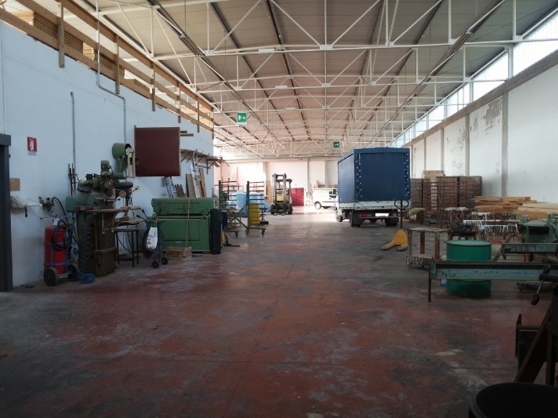 Capannone in Affitto a San Benedetto del Tronto, zona Porto D'ascoli, 3'400€, 850 m²