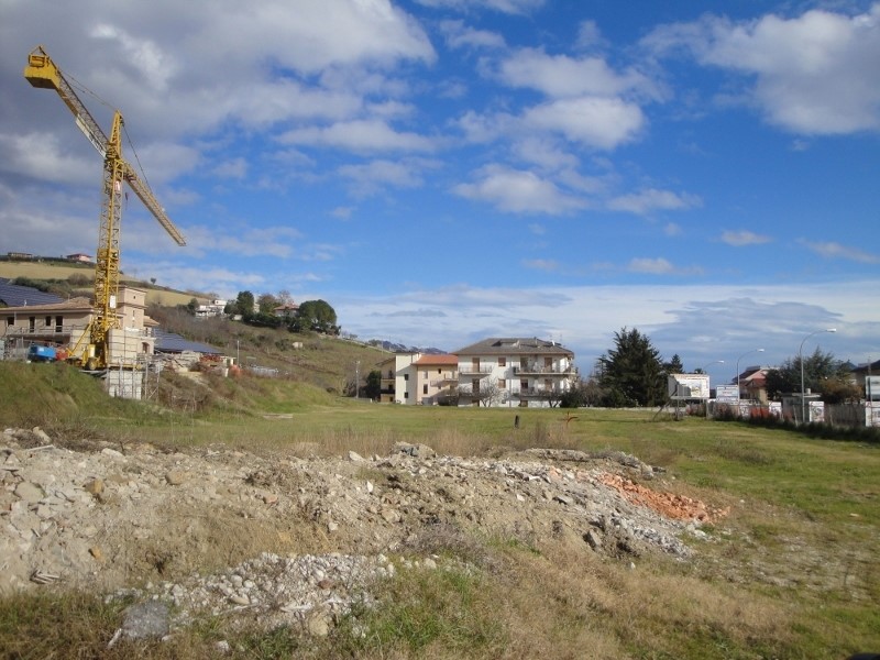 Terreno edificabile in Vendita a Offida, 50'000€, 950 m²