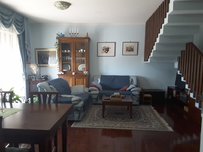 Appartamento in Vendita a Ascoli Piceno, 140'000€, 162 m², con Box