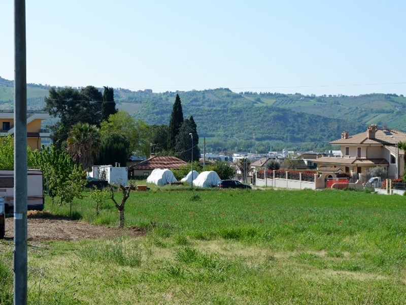 Terreno edificabile in Vendita a Monteprandone, zona Centobuchi, 198'000€, 1360 m²