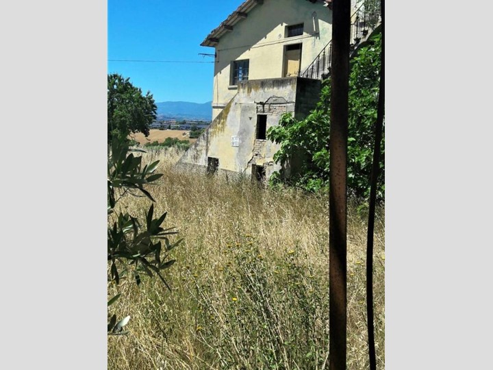 Casa Indipendente in Vendita a Colonnella, zona Collina Vista Mare, 140'000€, 450 m²