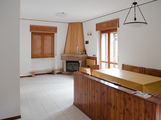 Appartamento in Vendita a San Fele, 75'000€, 149 m², con Box