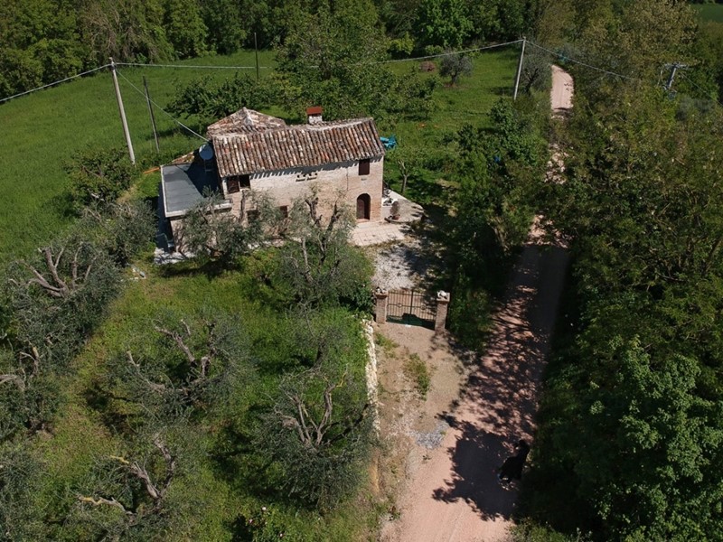 Casa Indipendente in Affitto a Monsampietro Morico, 1'800€, 95 m², arredato