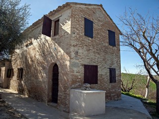 Casa Indipendente in Affitto a Monsampietro Morico, 1'800€, 95 m², arredato