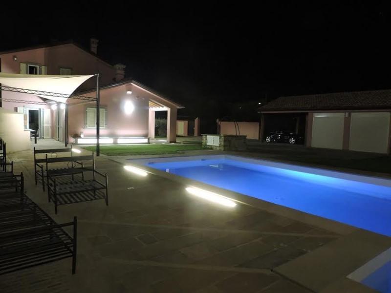 Casa Semi Indipendente in Vendita a Castelnuovo Magra, 590'000€, 204 m²