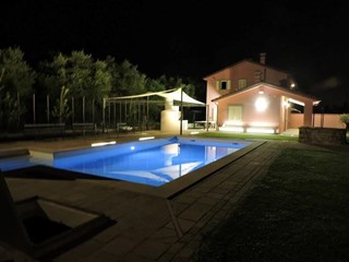 Casa Semi Indipendente in Vendita a Castelnuovo Magra, 590'000€, 204 m²