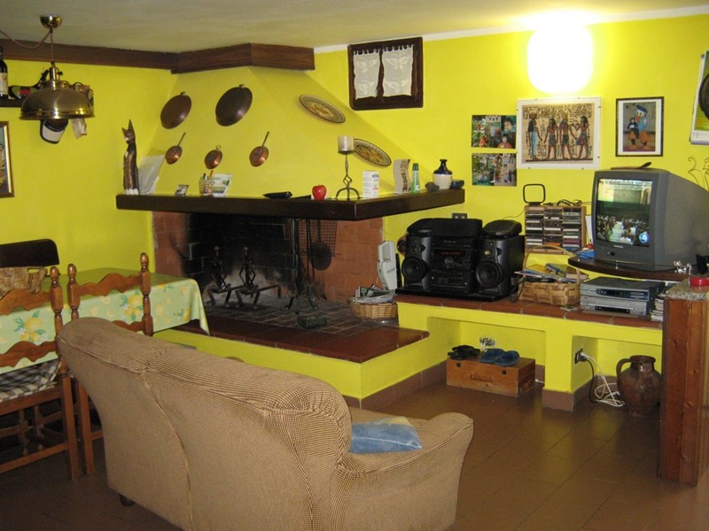 Casa Semi Indipendente in Vendita a Luni, 310'000€, 200 m², con Box