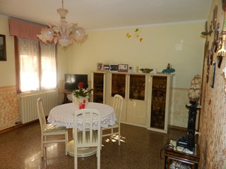 Casa Semi Indipendente in Vendita a Luni, 310'000€, 200 m², con Box