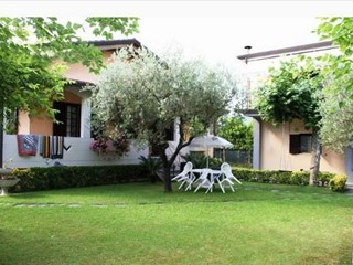 Casa Indipendente in Affitto a Massa, zona Ronchi, 100 m², arredato