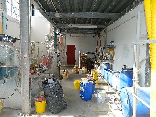 Capannone in Vendita a Luni, 300 m²