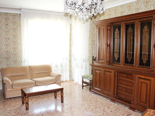 Quadrilocale in Vendita a Vezzano Ligure, 155'000€, 90 m², con Box