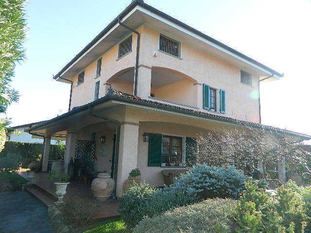 Casa Indipendente in Vendita a Forte dei Marmi, 3'000'000€, 315 m²