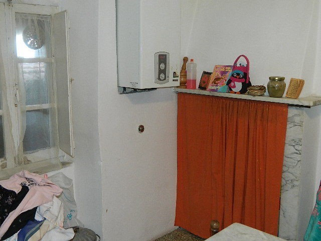 Casa Indipendente in Vendita a Luni, zona Nicola, 80'000€, 60 m²