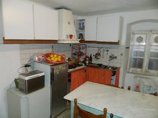 Casa Indipendente in Vendita a Luni, zona Nicola, 80'000€, 60 m²