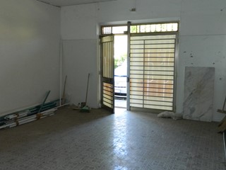Immobile commerciale in Affitto a Luni, zona Dogana, 550€, 50 m²