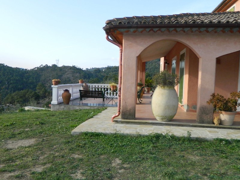 Casa Indipendente in Vendita a Sarzana, 510'000&euro;, 260 m²