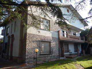 Casa Semi Indipendente in Vendita a Sarzana, zona Sarzanello, 470'000&euro;, 245 m²